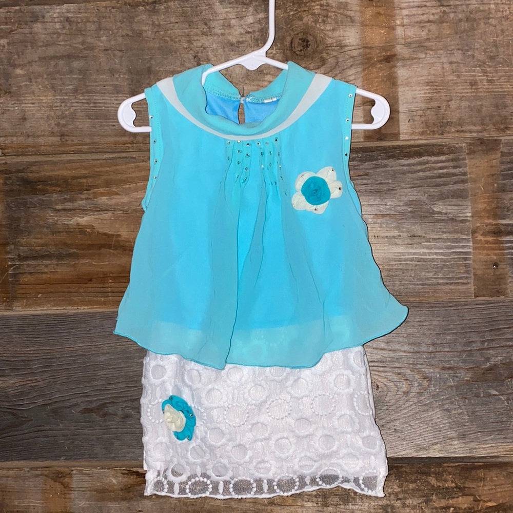 🐾 2for $15 Adorable little girls dress like 2t